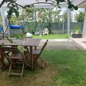 En Rez-de Jardin Clos A 4km De L'aeroport Et Proche De Toutes Les Commodites Appartement